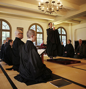 Service in the City Center Buddha Hall